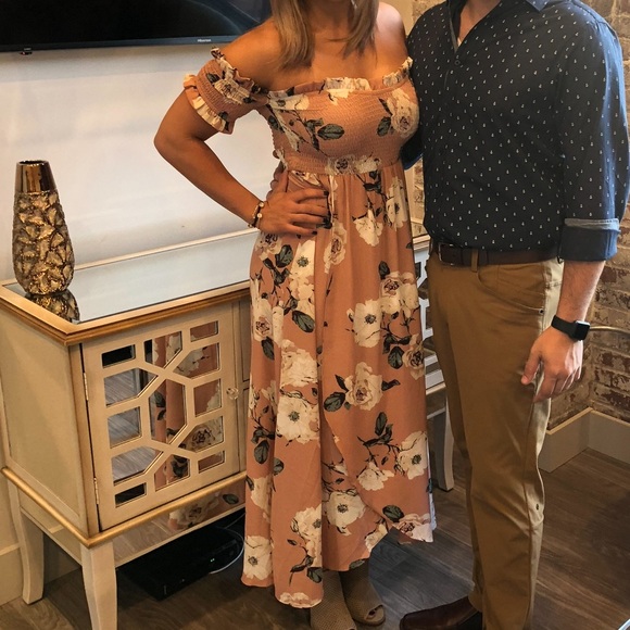 Off the Shoulder Floral Maxi Dress Size Medium - Picture 2 of 4